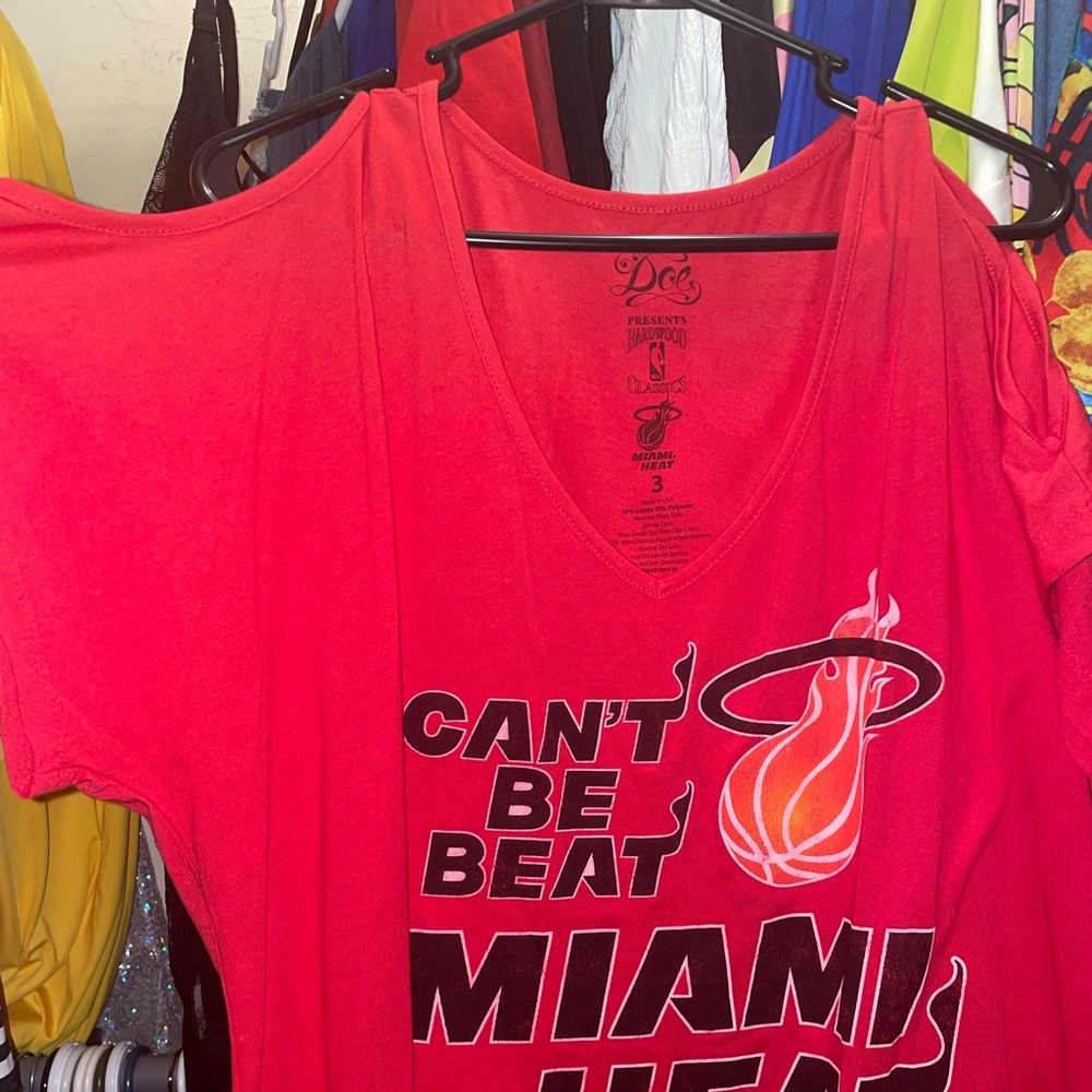 Short Sleeve cold shoulder Miami Heat t shirt plus size 3x torrid vintage doe